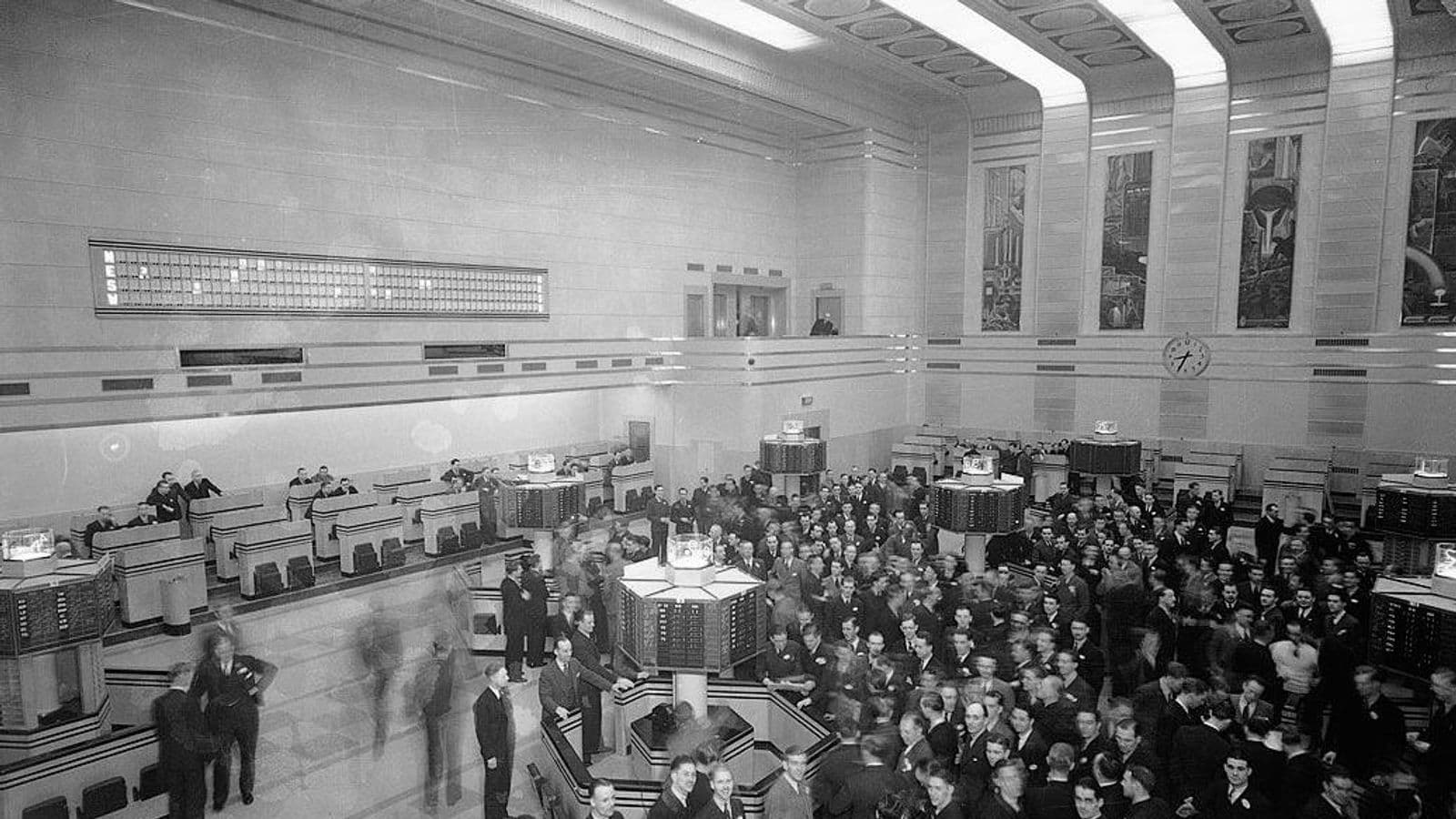 New Toronto Stock Exchange trading floor. File photograph.